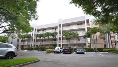 Spacious 2-bedroom 2 bath condo offers a good size kitchen with on Sunrise Lakes Phase IV Golf Course in Florida - for sale on GolfHomes.com, golf home, golf lot