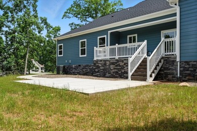 Stunning Move-In Ready New Construction in Mariner's Landing on Mariners Landing Golf and Country Club in Virginia - for sale on GolfHomes.com, golf home, golf lot