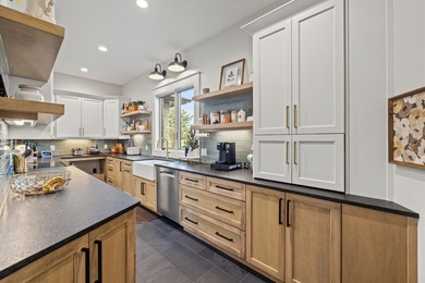 Welcome to Central Kentucky luxury at its finest! When you think on Bright Leaf Golf Course in Kentucky - for sale on GolfHomes.com, golf home, golf lot