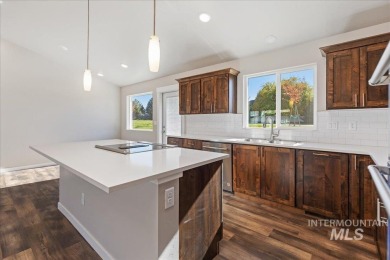 Welcome to this stunning new construction home with modern on Hunters Point Golf Club in Idaho - for sale on GolfHomes.com, golf home, golf lot