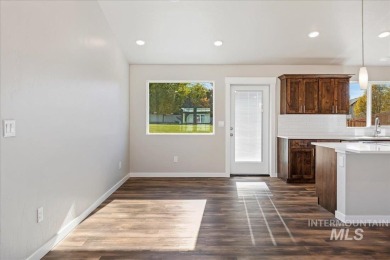 Welcome to this stunning new construction home with modern on Hunters Point Golf Club in Idaho - for sale on GolfHomes.com, golf home, golf lot