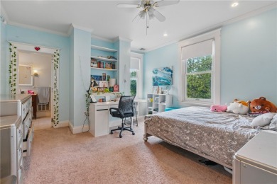 Charming victorian home with original woodwork and high ceilings on The Bob O Connor Golf Course At Schenley Park in Pennsylvania - for sale on GolfHomes.com, golf home, golf lot