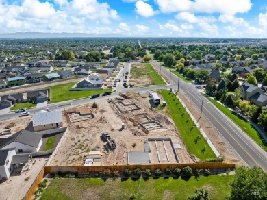 Welcome to this stunning new construction home with modern on Hunters Point Golf Club in Idaho - for sale on GolfHomes.com, golf home, golf lot