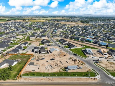 Welcome to this stunning new construction home with modern on Hunters Point Golf Club in Idaho - for sale on GolfHomes.com, golf home, golf lot