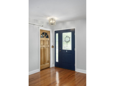 At 101 Vivion Drive, you will find a delightful 3-4 bedroom home on Houndslake Country Club in South Carolina - for sale on GolfHomes.com, golf home, golf lot