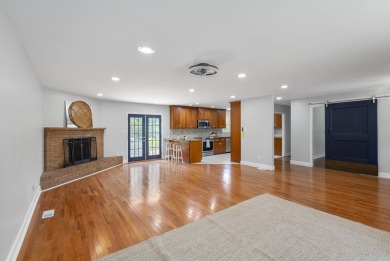 At 101 Vivion Drive, you will find a delightful 3-4 bedroom home on Houndslake Country Club in South Carolina - for sale on GolfHomes.com, golf home, golf lot