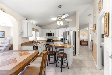 Lovely 3 Bedroom / 2 Bath home with Golf Cart Garage UPDATED on Ocala Palms Golf and Country Club in Florida - for sale on GolfHomes.com, golf home, golf lot