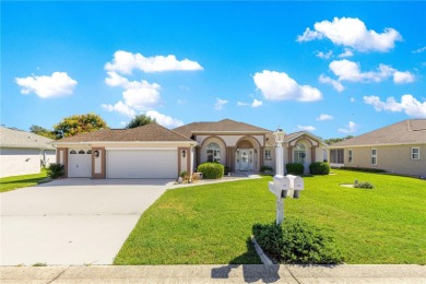 Lovely 3 Bedroom / 2 Bath home with Golf Cart Garage UPDATED on Ocala Palms Golf and Country Club in Florida - for sale on GolfHomes.com, golf home, golf lot
