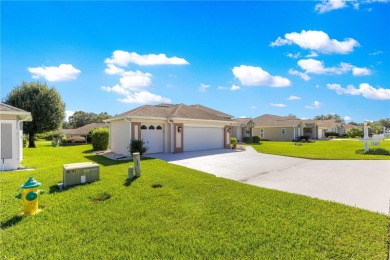 Lovely 3 Bedroom / 2 Bath home with Golf Cart Garage UPDATED on Ocala Palms Golf and Country Club in Florida - for sale on GolfHomes.com, golf home, golf lot