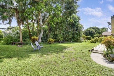 Come take a look at this 3 bedroom, 2 bath ranch style home on Heritage Ridge Golf Club in Florida - for sale on GolfHomes.com, golf home, golf lot