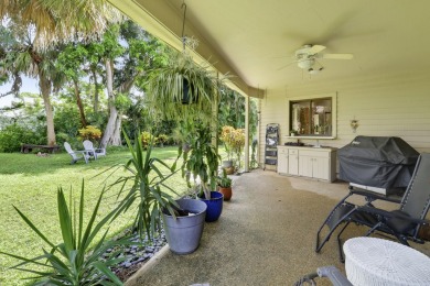 Come take a look at this 3 bedroom, 2 bath ranch style home on Heritage Ridge Golf Club in Florida - for sale on GolfHomes.com, golf home, golf lot