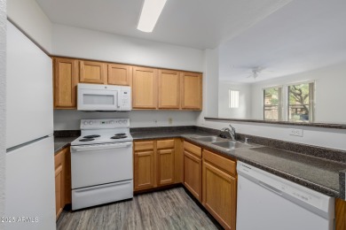 Live the resort lifestyle at The Edge at Grayhawk! This stylish on  in Arizona - for sale on GolfHomes.com, golf home, golf lot