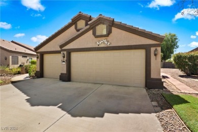 On the Golf Course. Open floor plan with amazing golf course on Mojave Resort Golf Club in Nevada - for sale on GolfHomes.com, golf home, golf lot