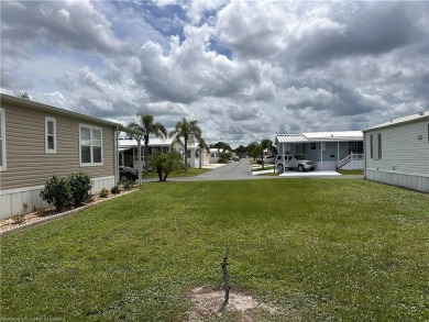 ESCAPE THE HUSTLE AND BUSTLE OF BIG CITY LIVING! THIS BEAUTIFUL on Bluffs Golf Course in Florida - for sale on GolfHomes.com, golf home, golf lot