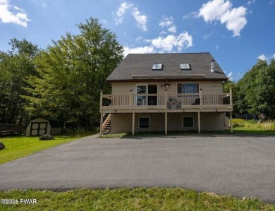 This 3 bed, 3 bath contemporary home is located less than a mile on The Hideout Golf in Pennsylvania - for sale on GolfHomes.com, golf home, golf lot