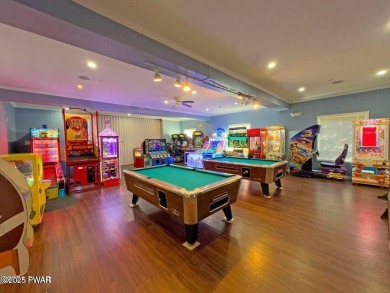 This 3 bed, 3 bath contemporary home is located less than a mile on The Hideout Golf in Pennsylvania - for sale on GolfHomes.com, golf home, golf lot