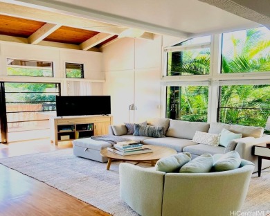 Light, bright  airy, 3 bedroom townhome in best location within on Makai Golf Club At Princeville in Hawaii - for sale on GolfHomes.com, golf home, golf lot