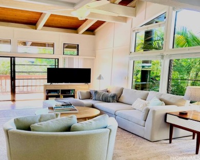 Light, bright  airy, 3 bedroom townhome in best location within on Makai Golf Club At Princeville in Hawaii - for sale on GolfHomes.com, golf home, golf lot