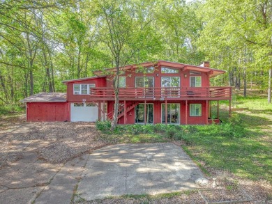 Welcome to the market 60 Cherokee Rd in Cherokee Village on Cherokee Village North Course in Arkansas - for sale on GolfHomes.com, golf home, golf lot