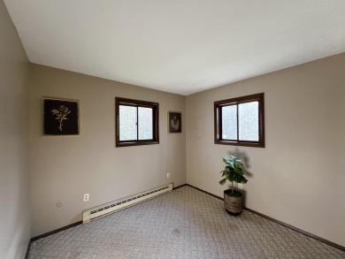Charming 3-Bedroom Ranch Home in Amenity-Rich Pocono Farms on Pocono Farms Country Club in Pennsylvania - for sale on GolfHomes.com, golf home, golf lot