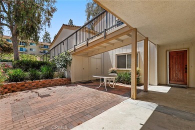 Beautifully updated lower-level Catalina end unit in a peaceful on Leisure Village Par 3 Golf Course in California - for sale on GolfHomes.com, golf home, golf lot