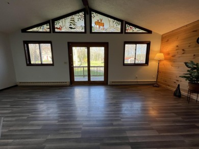 Charming 3-Bedroom Ranch Home in Amenity-Rich Pocono Farms on Pocono Farms Country Club in Pennsylvania - for sale on GolfHomes.com, golf home, golf lot