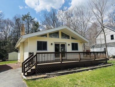 Charming 3-Bedroom Ranch Home in Amenity-Rich Pocono Farms on Pocono Farms Country Club in Pennsylvania - for sale on GolfHomes.com, golf home, golf lot