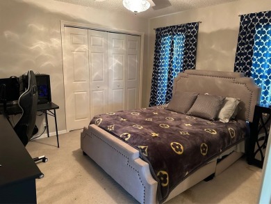 A Substantial Price Reduction!!!!!!Motivated Seller! Non Flood on Glen Lakes Country Club in Florida - for sale on GolfHomes.com, golf home, golf lot