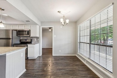 Welcome to 2505 Wedglea Drive, Unit #209--an updated and stylish on Stevens Park Golf Course in Texas - for sale on GolfHomes.com, golf home, golf lot