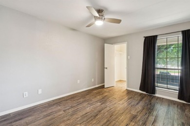 Welcome to 2505 Wedglea Drive, Unit #209--an updated and stylish on Stevens Park Golf Course in Texas - for sale on GolfHomes.com, golf home, golf lot