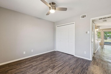 Welcome to 2505 Wedglea Drive, Unit #209--an updated and stylish on Stevens Park Golf Course in Texas - for sale on GolfHomes.com, golf home, golf lot