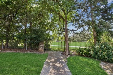 Welcome to 2505 Wedglea Drive, Unit #209--an updated and stylish on Stevens Park Golf Course in Texas - for sale on GolfHomes.com, golf home, golf lot
