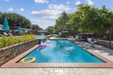 Welcome to 2505 Wedglea Drive, Unit #209--an updated and stylish on Stevens Park Golf Course in Texas - for sale on GolfHomes.com, golf home, golf lot