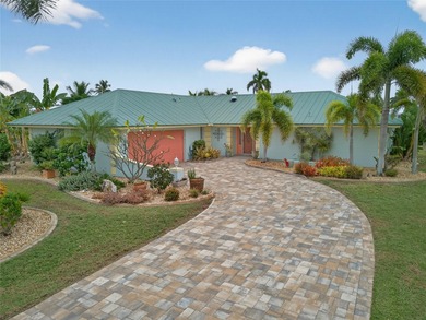 PUNTA GORDA ISLES! BEAUTIFULLY UPDATED 3 BEDROOM, 2 BATH, 2-CAR on Saint Andrews South Golf Club in Florida - for sale on GolfHomes.com, golf home, golf lot