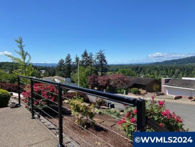 PRICED BELOW APPRAISED VALUE!! Hard to find View of Mt. Hood on Illahe Hills Country Club in Oregon - for sale on GolfHomes.com, golf home, golf lot