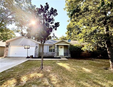 Step into this beautifully maintained 3-bedroom, 2-bath home on Branchwood Golf Course in Arkansas - for sale on GolfHomes.com, golf home, golf lot
