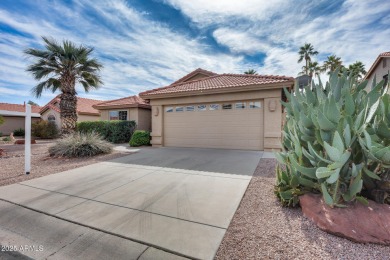 This beautifully remodeled 2-bedroom, 2-bathroom home is nestled on Oakwood Golf Club  in Arizona - for sale on GolfHomes.com, golf home, golf lot