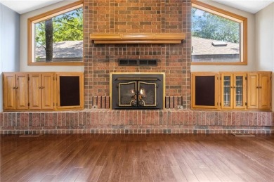 Custom 2 bed, 2.5 bath home with all main living on one level on Bella Vista Country Club - Berksdale in Arkansas - for sale on GolfHomes.com, golf home, golf lot