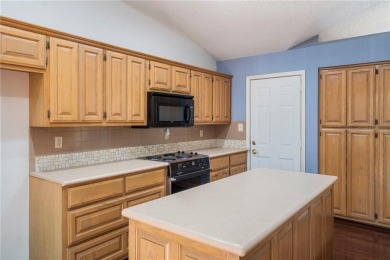 Custom 2 bed, 2.5 bath home with all main living on one level on Bella Vista Country Club - Berksdale in Arkansas - for sale on GolfHomes.com, golf home, golf lot