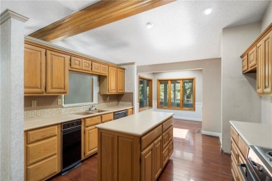 Custom 2 bed, 2.5 bath home with all main living on one level on Bella Vista Country Club - Berksdale in Arkansas - for sale on GolfHomes.com, golf home, golf lot