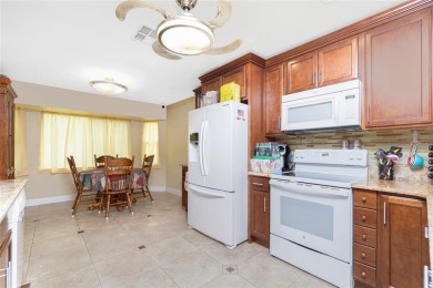 Your Florida Poolside Oasis Awaits!
This charming on Port Charlotte Golf Club in Florida - for sale on GolfHomes.com, golf home, golf lot