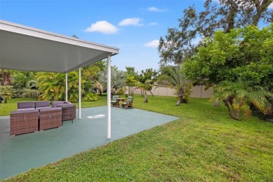 Tropical oasis in Northeast Park Shores! Two bedroom, two bath on The Renaisssance Vinoy Golf Club in Florida - for sale on GolfHomes.com, golf home, golf lot
