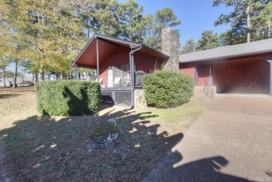 Discover the perfect blend of comfort, convenience on Indian Hills Country Club in Arkansas - for sale on GolfHomes.com, golf home, golf lot