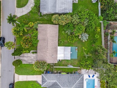 Tropical oasis in Northeast Park Shores! Two bedroom, two bath on The Renaisssance Vinoy Golf Club in Florida - for sale on GolfHomes.com, golf home, golf lot