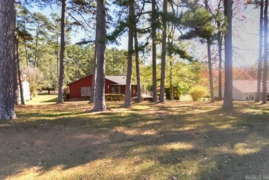 Discover the perfect blend of comfort, convenience on Indian Hills Country Club in Arkansas - for sale on GolfHomes.com, golf home, golf lot