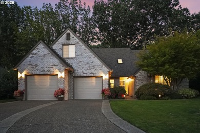 Single owner home with newer roof, new HVAC, newer water heater on Charbonneau Golf Club in Oregon - for sale on GolfHomes.com, golf home, golf lot