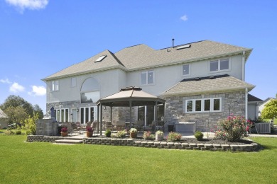 Modern, fresh & bright are the first impressions of this well on Tamarack Golf Club in Illinois - for sale on GolfHomes.com, golf home, golf lot