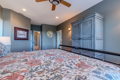 Luxury Living on the Eagle Point Golf Course! Enjoy Year-Round on Veterans Memorial Golf Course in Oregon - for sale on GolfHomes.com, golf home, golf lot