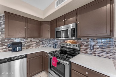 Beautiful Newly Updated Home in Prime Location 2 blocks from on Desert Mirage Golf Course in Arizona - for sale on GolfHomes.com, golf home, golf lot