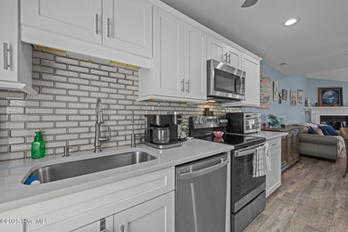 Now being offered *FURNISHED* This beautifully remodeled 2 bed on Harbour Point Golf Club in North Carolina - for sale on GolfHomes.com, golf home, golf lot